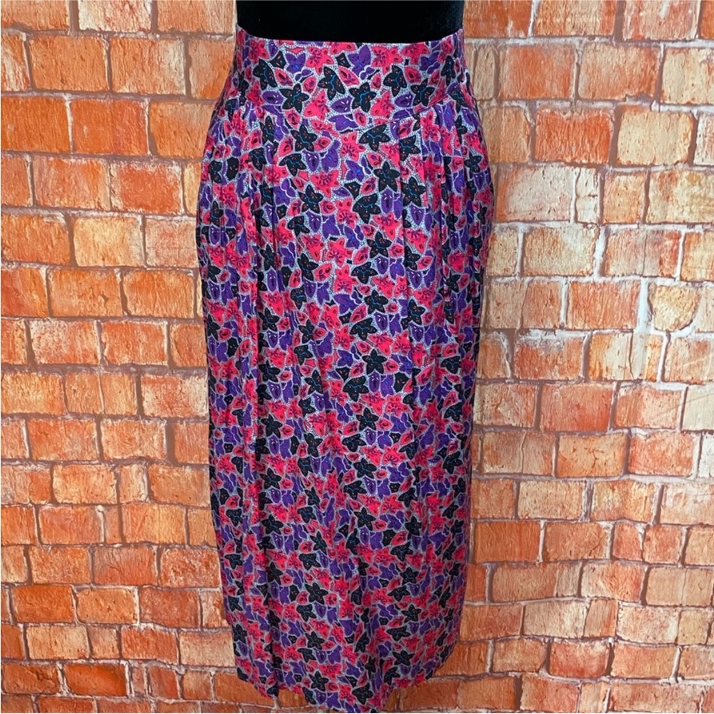 Greenwich Square Vintage Floral Print V-Waist Midi Skirt